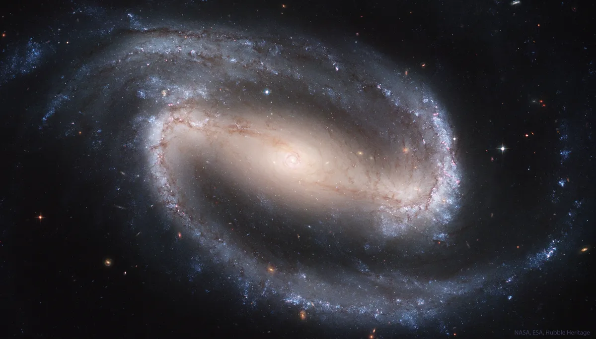 NGC 1300: גלקסיית מוט ספירלית מרתקת